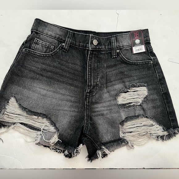 Destructed Mom Short. Color: black - Picture 1 of 7